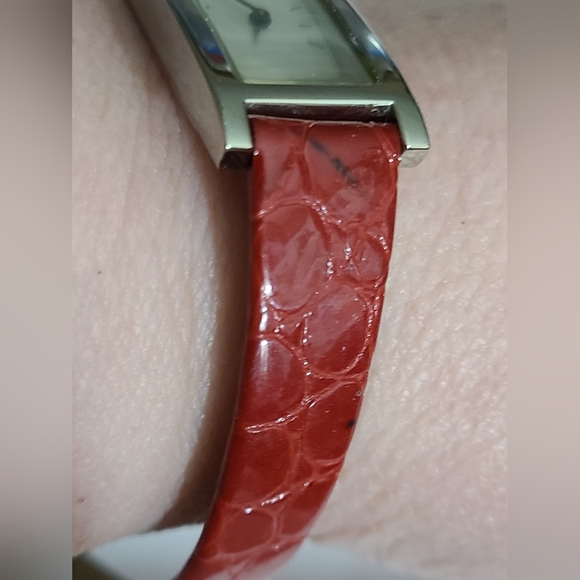 Red Guess leather crocodile watch genuine leather euc - Picture 6 of 14